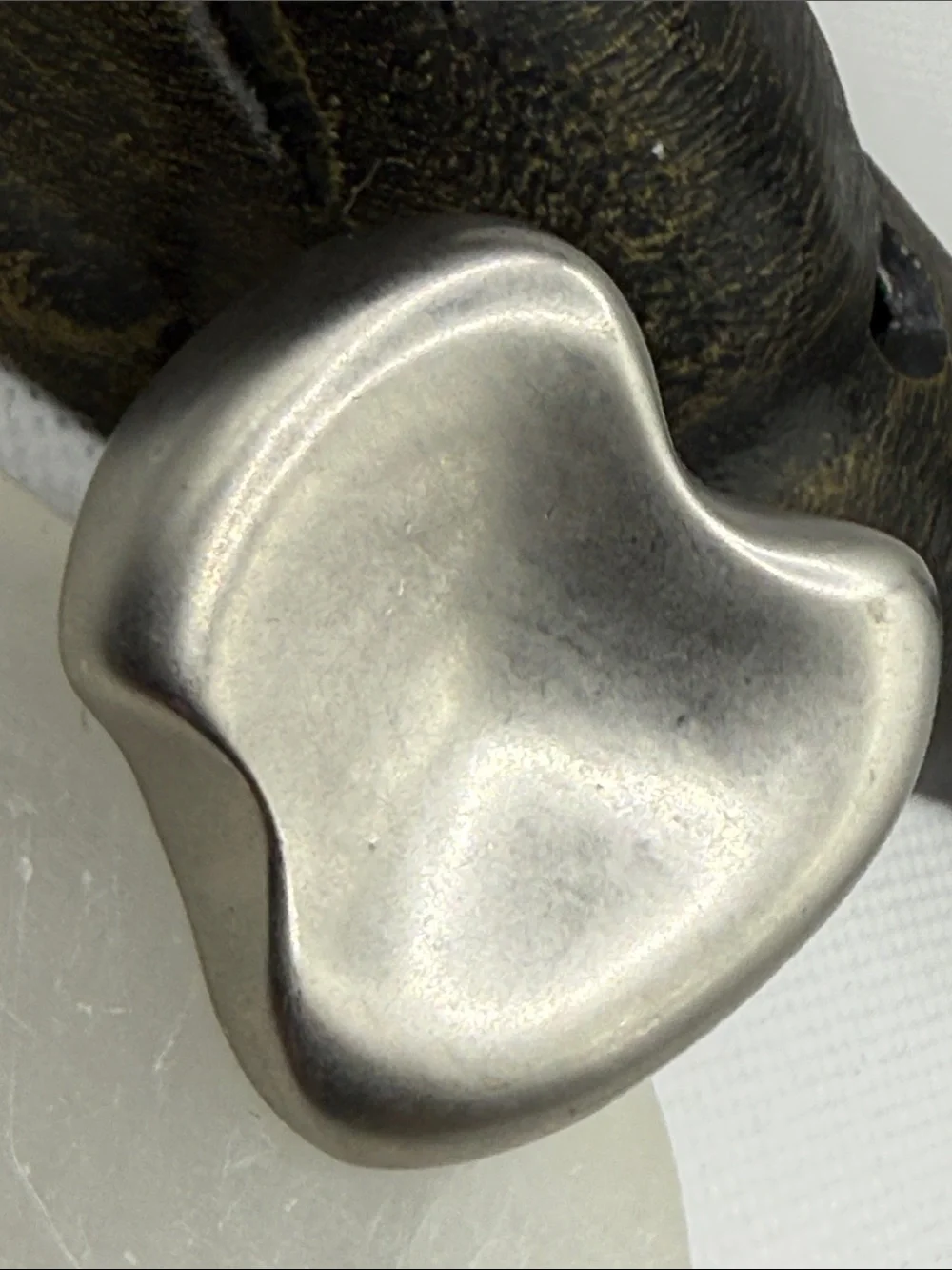 Contemporary modern huge Silver-Tone Abstract Ring Sz 9.5 unusual bean